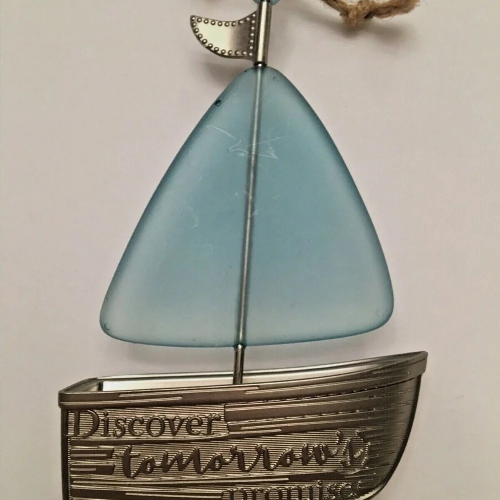 HALLMARK KEEPSAKE Discover Tomorrow's Promise Ornament